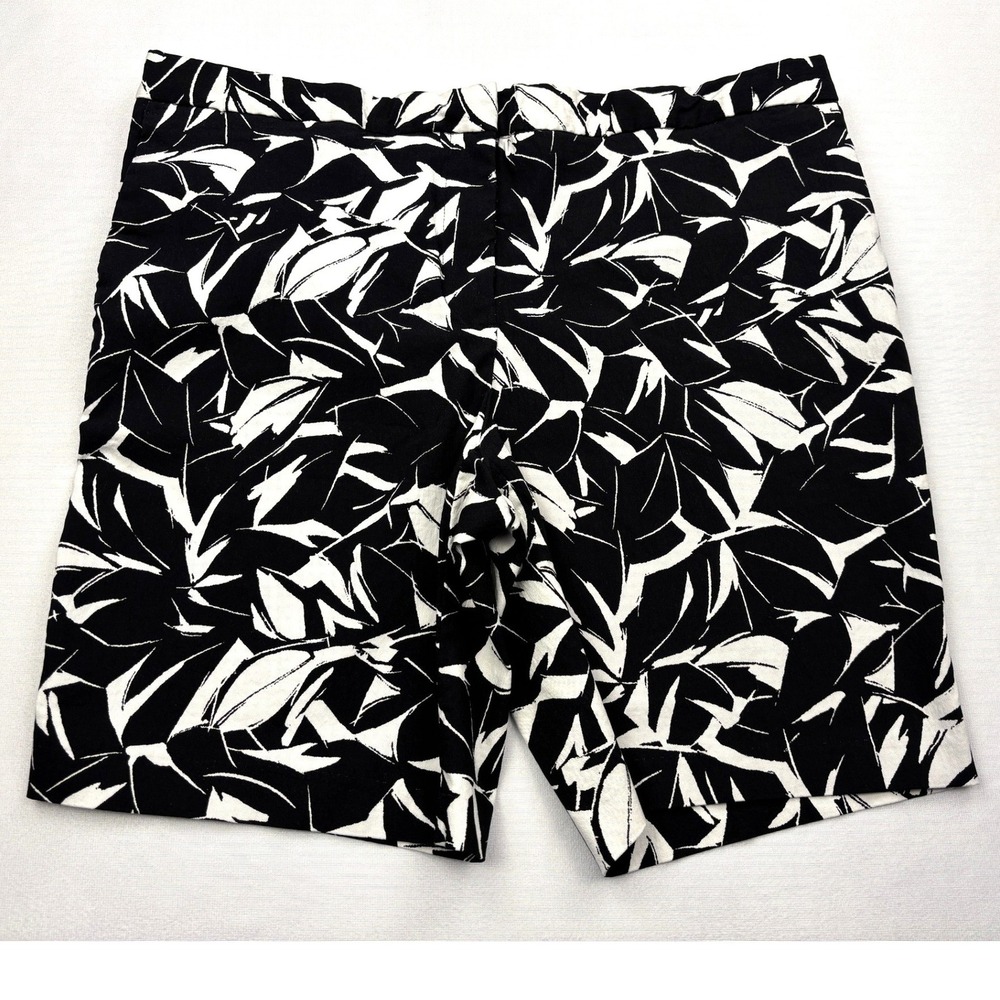 Mario Serrani Italy Shorts Womens 14 Black White Leaf Print Stretch Bermuda City